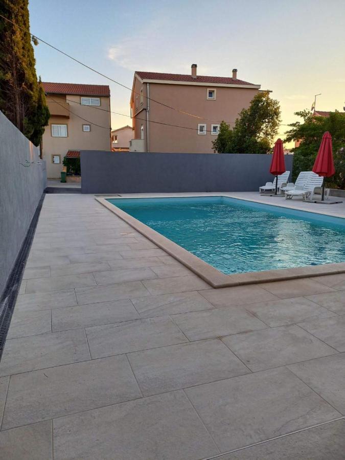 Apartments Star With Pool ビオグラード・ナ・モル エクステリア 写真